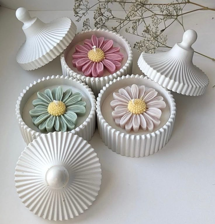 Blush Scent 🌼 Daisy Decorative Candle
